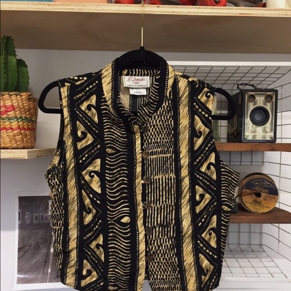 🌈 patterned button-up top 🌈 - Picture 2 of 4